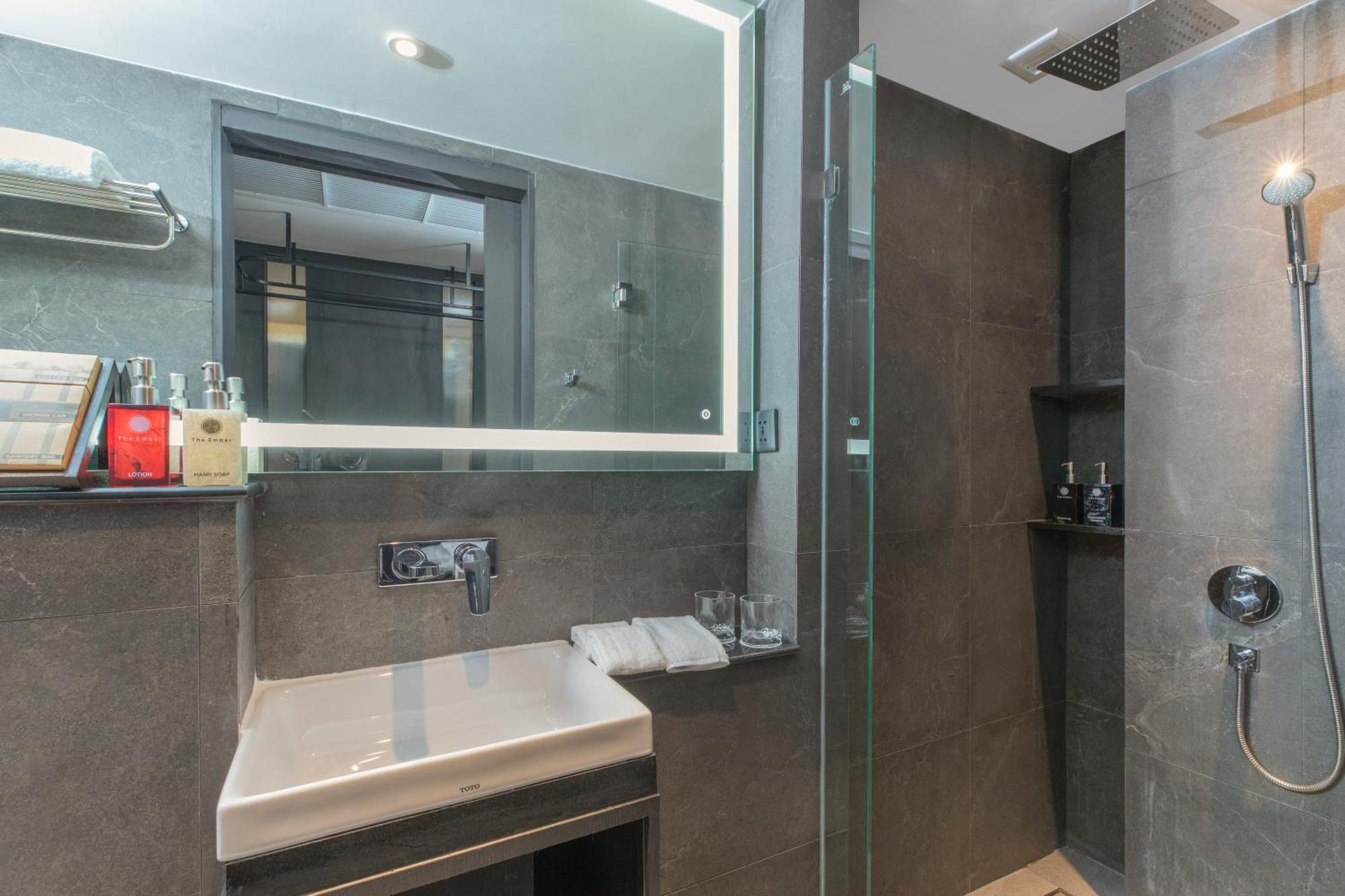 The Gravitique Hotel Khaosan Bangkok Exterior photo